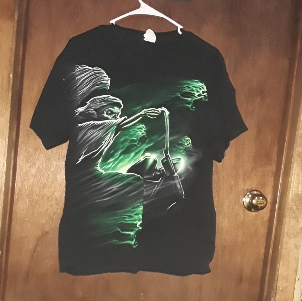 Graphic tee